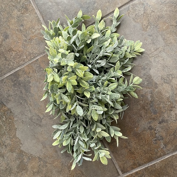 Bundle of 5 Faux Greenery - Picture 15 of 17